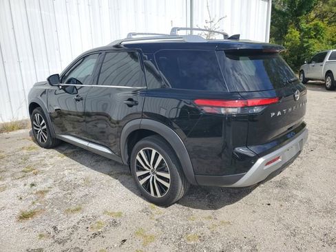 Certified 2023 Nissan Pathfinder Platinum image 3