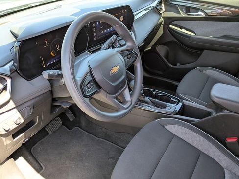 Used 2025 Chevrolet TrailBlazer LT AWD/4WD image 14