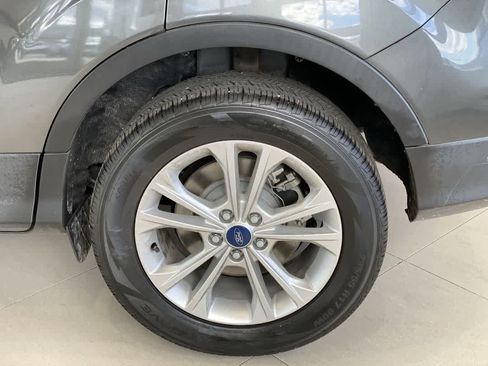 Used 2019 Ford Escape SE image 13