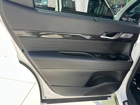 Used 2025 Hyundai Palisade Calligraphy AWD/4WD image 16