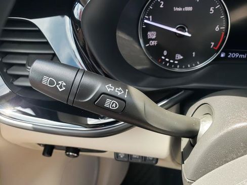 Used 2022 Buick Envision Avenir w/ Technology Package II AWD/4WD image 28