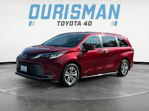 Used 2021 Toyota Sienna Limited AWD/4WD image 3