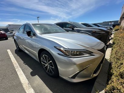 Used 2022 Lexus ES 300h w/ Premium Package