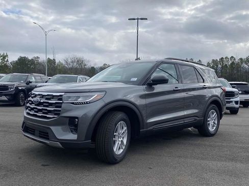 New 2026 Ford Explorer Active w/ Active Comfort Package image 7