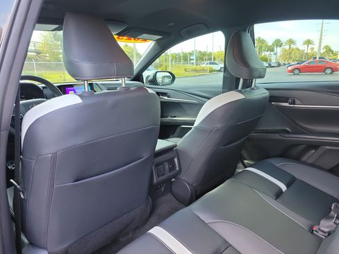 Used 2025 Toyota Camry SE w/ Convenience Package FWD image 10