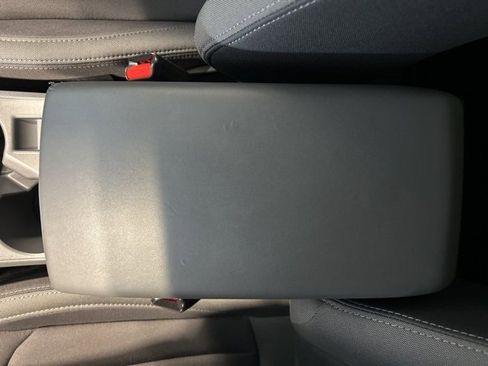 Used 2025 Subaru Crosstrek 2.0i Premium image 19