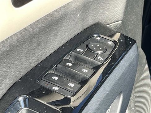 Used 2023 Nissan Pathfinder SL image 25