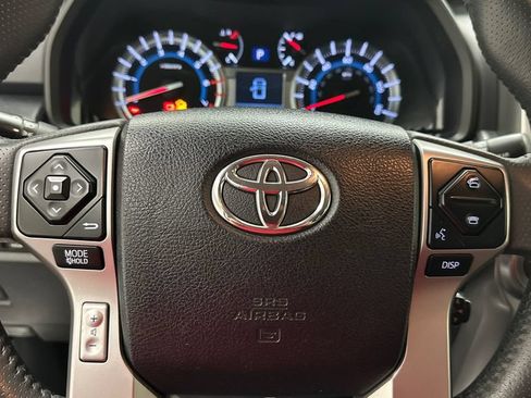 Used 2015 Toyota 4Runner SR5 AWD/4WD image 13