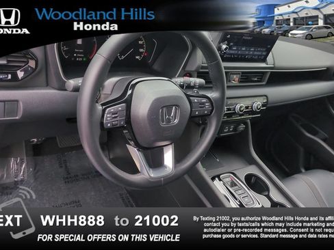 Used 2025 Honda Pilot Touring image 9