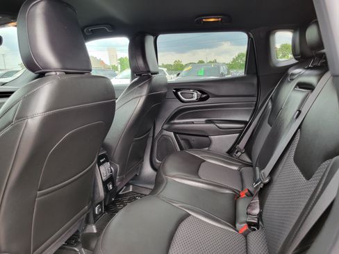 Used 2022 Jeep Compass Latitude AWD/4WD image 17