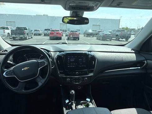 Used 2020 Chevrolet Traverse LT FWD image 12