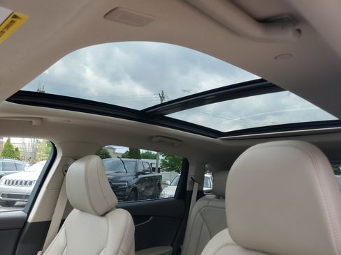 Certified 2023 Lincoln Nautilus Reserve AWD/4WD image 11