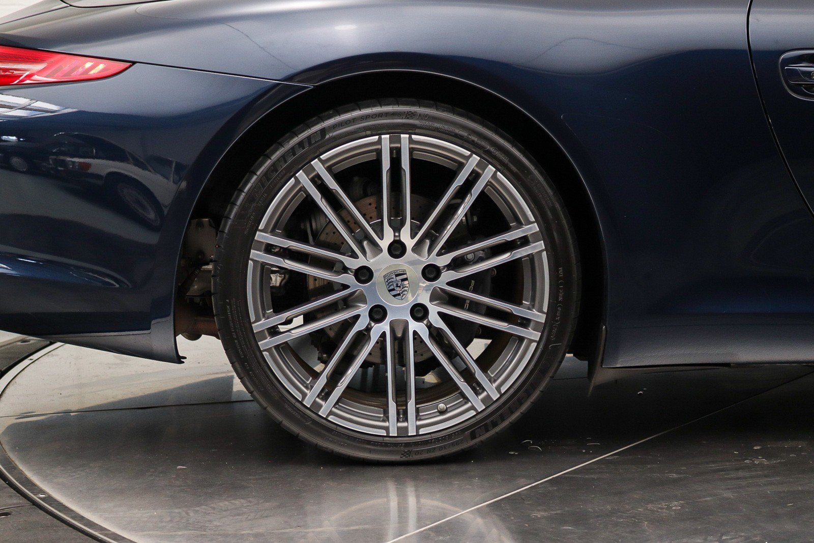 Used 2015 Porsche 911 Carrera image 16