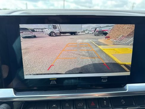 Used 2023 Chevrolet Silverado 1500 LT Trail Boss image 4