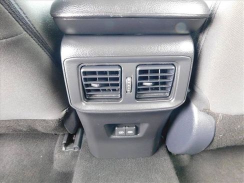Used 2025 Toyota RAV4 XLE AWD/4WD image 24