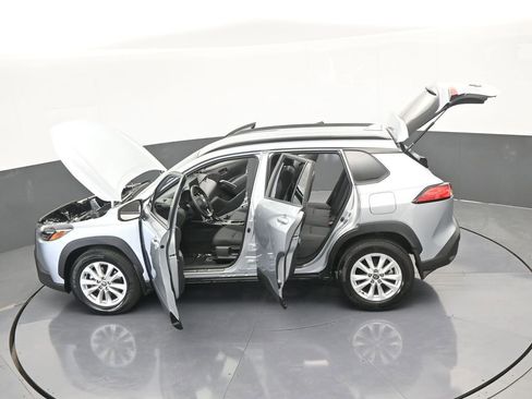 Used 2023 Toyota Corolla Cross LE image 60