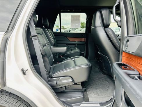 Used 2019 Lincoln Navigator Reserve AWD/4WD image 38