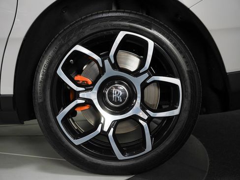 Used 2022 Rolls-Royce Cullinan Black Badge AWD/4WD image 22