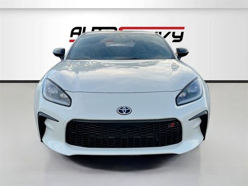 Used 2025 Toyota GR86 Premium image 2