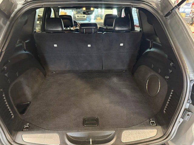 Used 2020 Jeep Grand Cherokee Trailhawk w/ Trailhawk Luxury Group AWD/4WD image 25