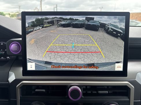 Used 2025 Toyota Tacoma TRD Sport RWD image 19