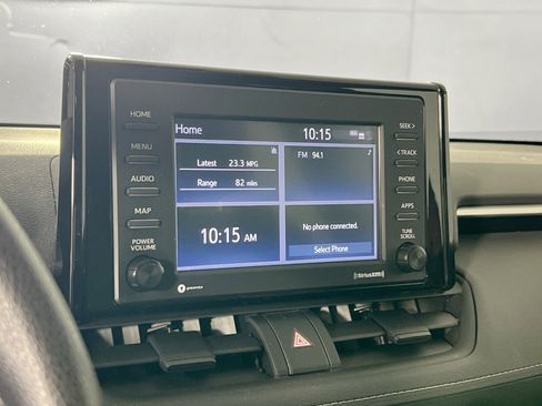 Used 2022 Toyota RAV4 LE image 12