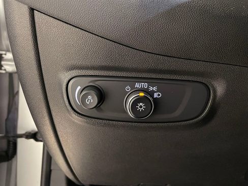 Used 2022 Chevrolet Equinox LT image 35