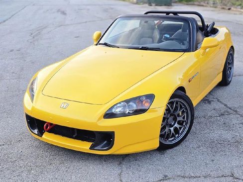 Used 2006 Honda S2000 image 2