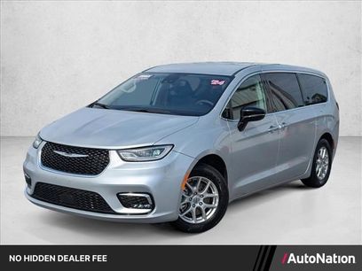 Used 2024 Chrysler Pacifica Touring-L