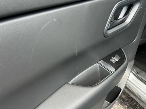 Used 2025 Nissan Rogue S AWD/4WD image 68