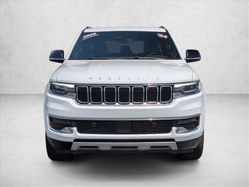 Certified 2024 Jeep Wagoneer Series II w/ Flexible Seating Group AWD/4WD image 3