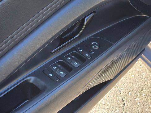 Used 2025 Hyundai Elantra Sport FWD image 19