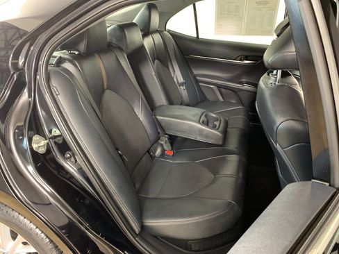 Used 2020 Toyota Camry XLE FWD image 36