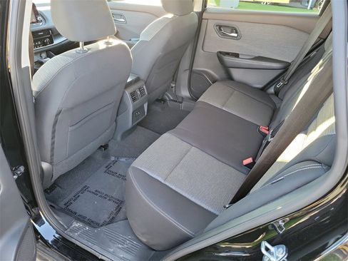 Used 2022 Nissan Rogue SV image 19