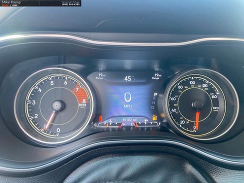 Used 2020 Jeep Cherokee Trailhawk w/ Comfort & Convenience Group image 25