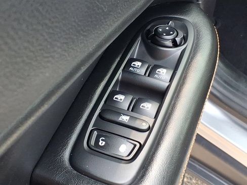 Used 2018 Jeep Compass Latitude AWD/4WD image 12