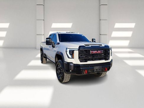 Used 2024 GMC Sierra 2500 AT4X image 3