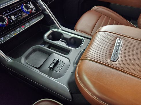 Used 2025 GMC Sierra 2500 Denali Ultimate image 25