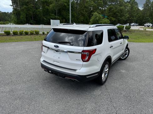 Used 2018 Ford Explorer Limited w/ Equipment Group 301A AWD/4WD image 6