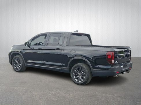 Used 2025 Honda Ridgeline Sport image 4
