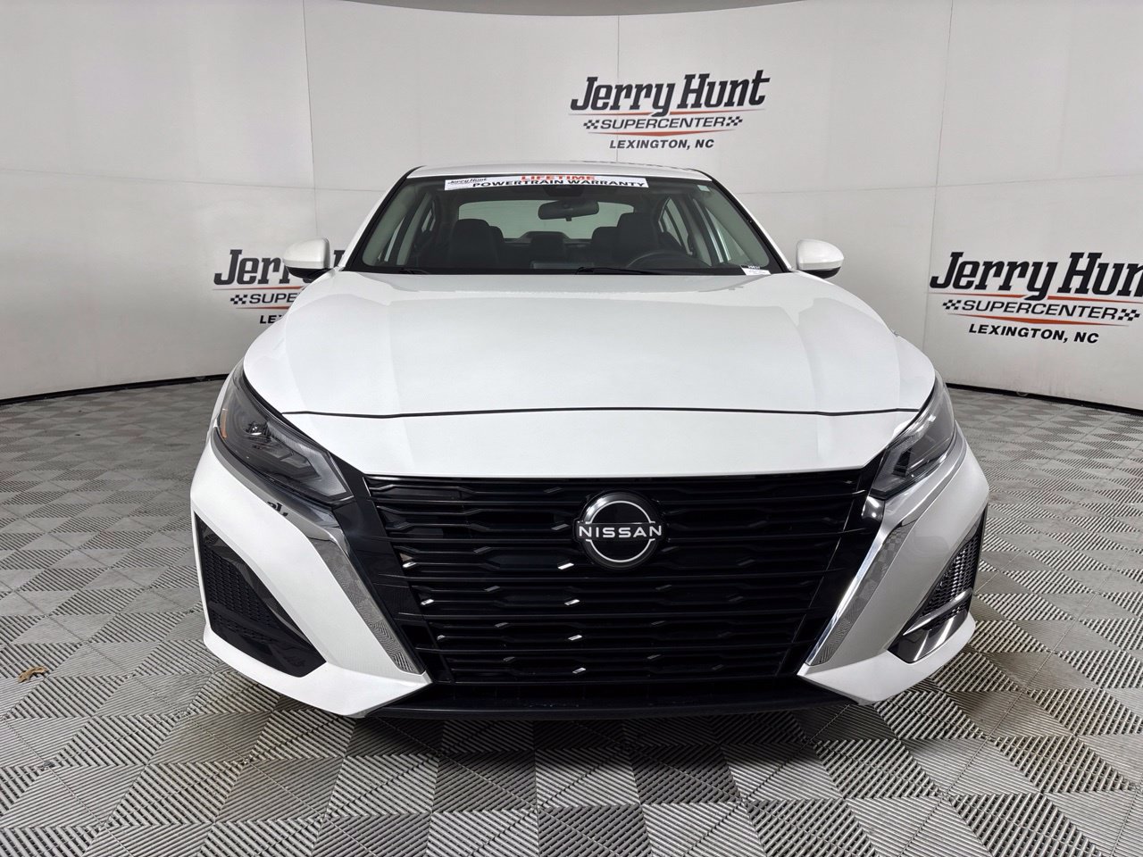 Used 2023 Nissan Altima 2.5 SV AWD/4WD image 3