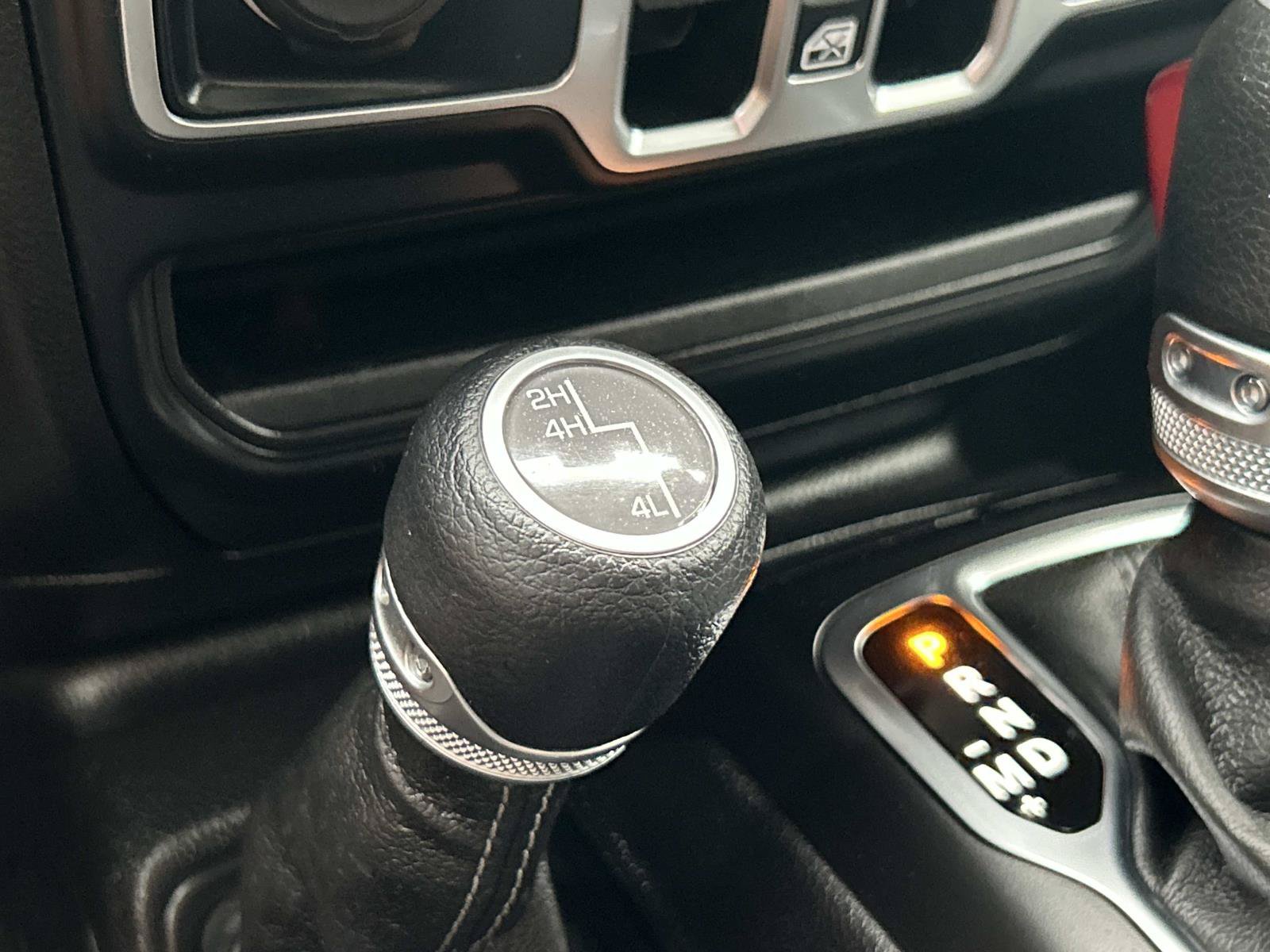 Used 2025 Jeep Gladiator Sport AWD/4WD image 32