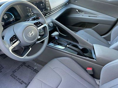 Certified 2026 Hyundai Elantra SE FWD image 10