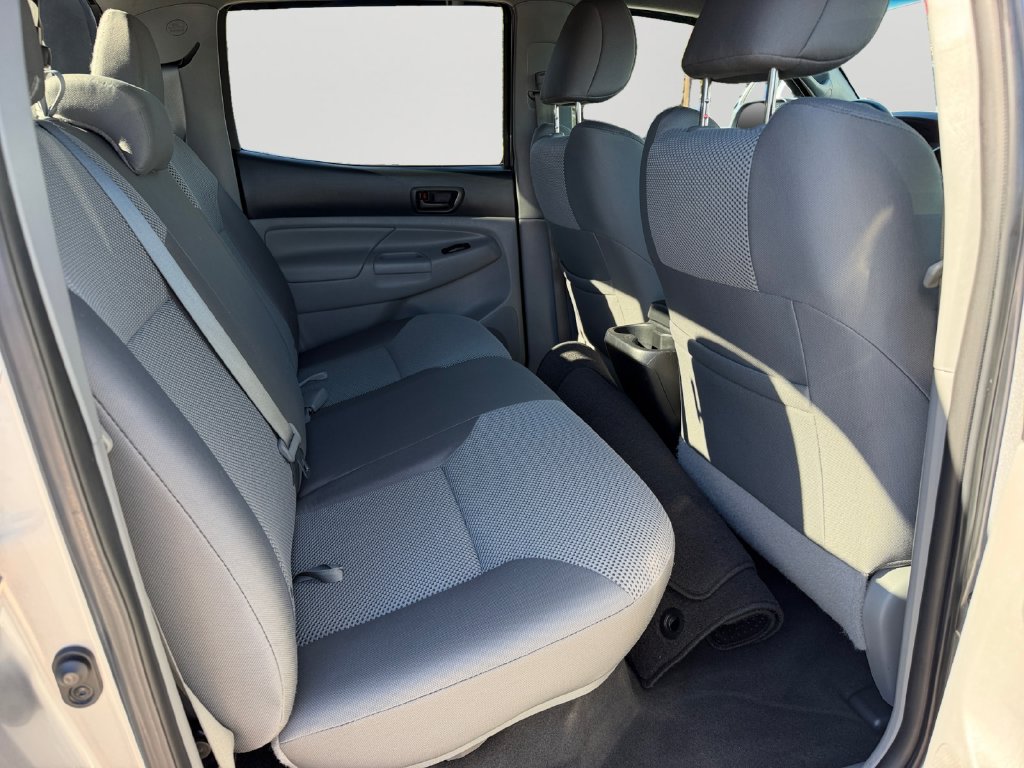 Used 2015 Toyota Tacoma 4x4 Double Cab w/ TRD Sport Package image 9