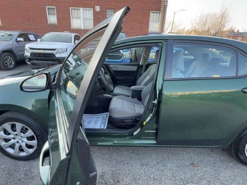 Used 2015 Toyota Corolla LE FWD image 9