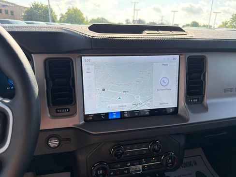 Used 2025 Ford Bronco Outer Banks AWD/4WD image 29