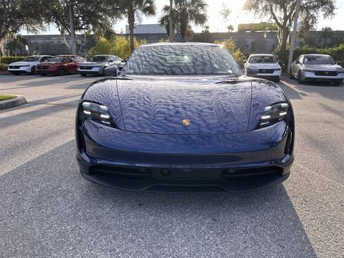 Used 2021 Porsche Taycan image 9