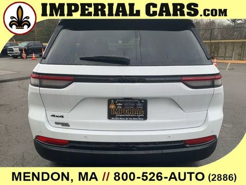 New 2025 Jeep Grand Cherokee Altitude AWD/4WD image 11