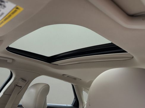 Used 2018 Lincoln MKZ Reserve w/ Climate Package FWD image 11