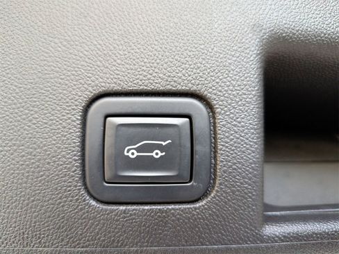 Used 2022 Chevrolet Equinox RS image 32